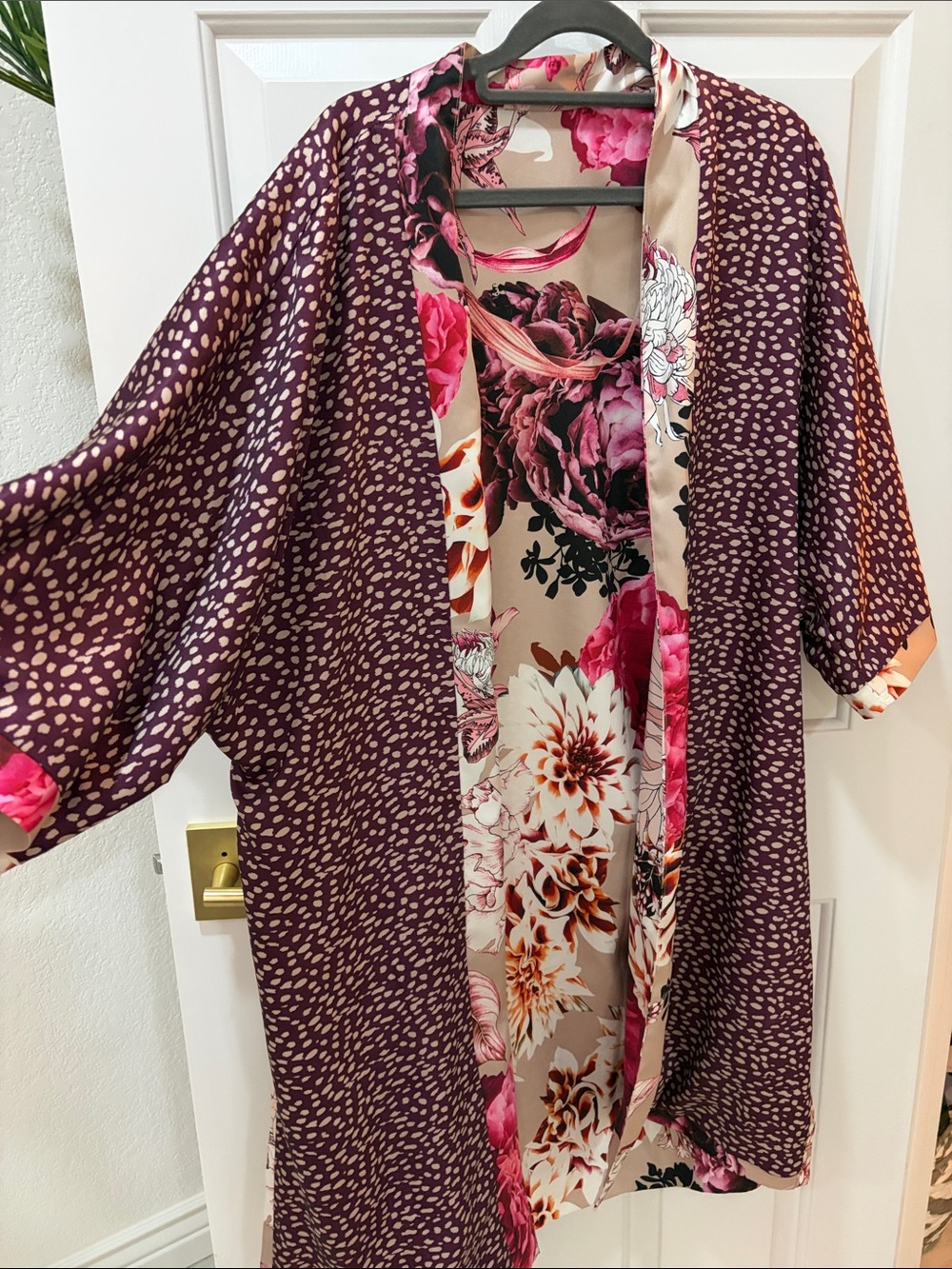 Chico's Reversible Beige Floral Long-Sleeve Kimono Dress with Fuchsia Blooms - Picture 3 of 6
